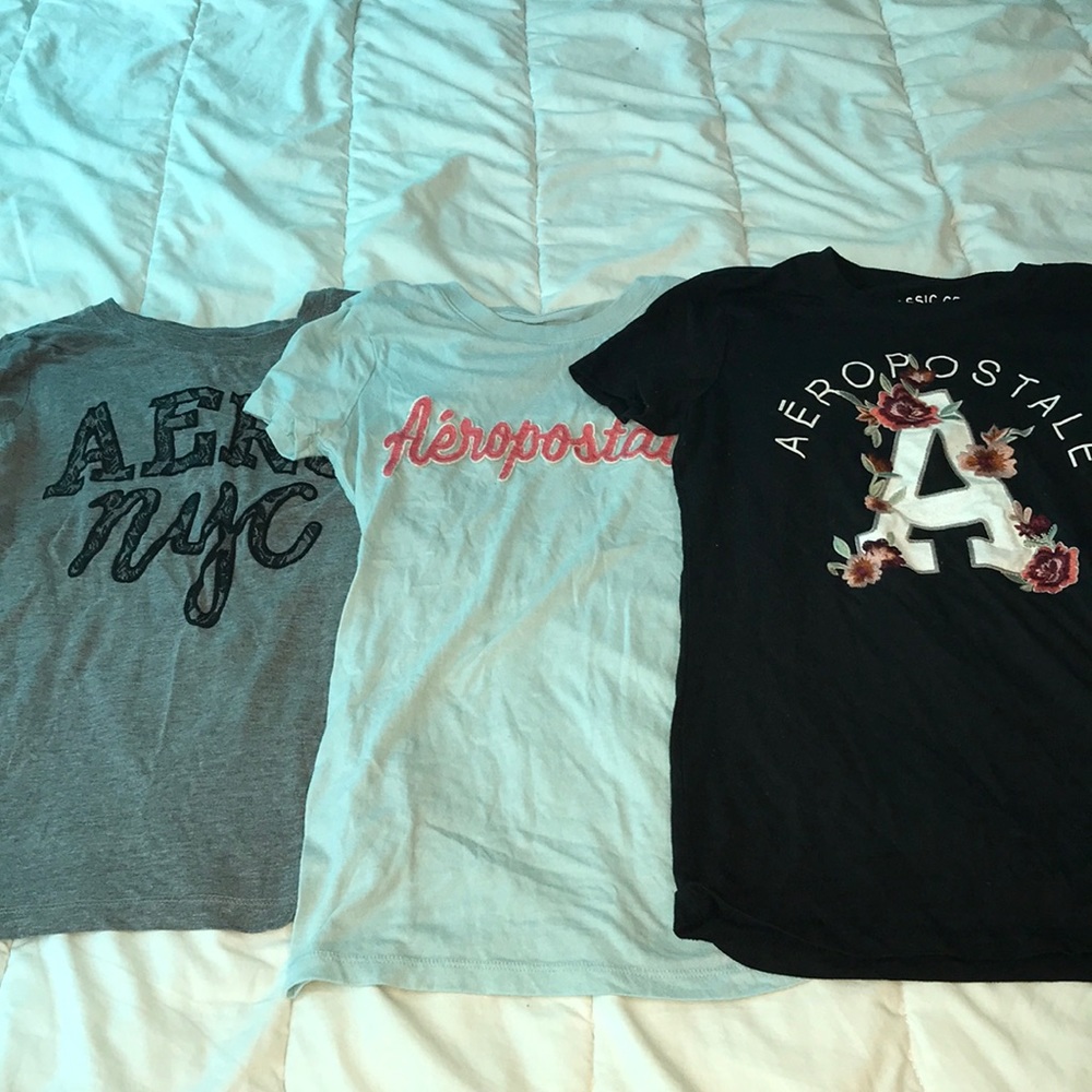 3 Aeropostale T-Shirts :)